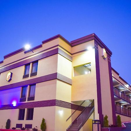 Super 8 Downtown Raleigh Motel Exterior foto